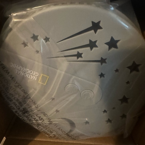 National Geographic Light-Up Dinosaur Terrarium - Picture 6 of 6